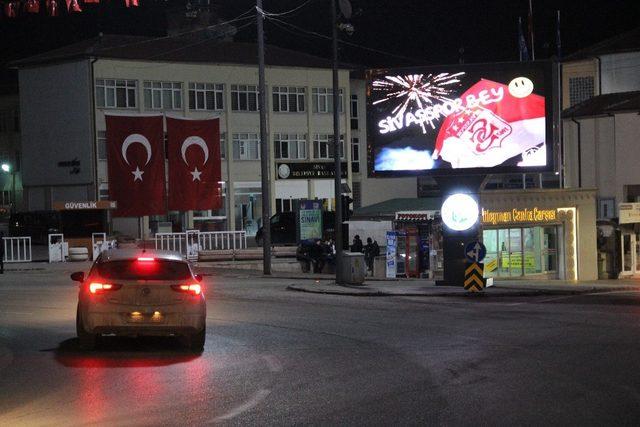 Sivas Belediyesi’nden Galatasaray’a dev ekrandan galibiyet göndermesi