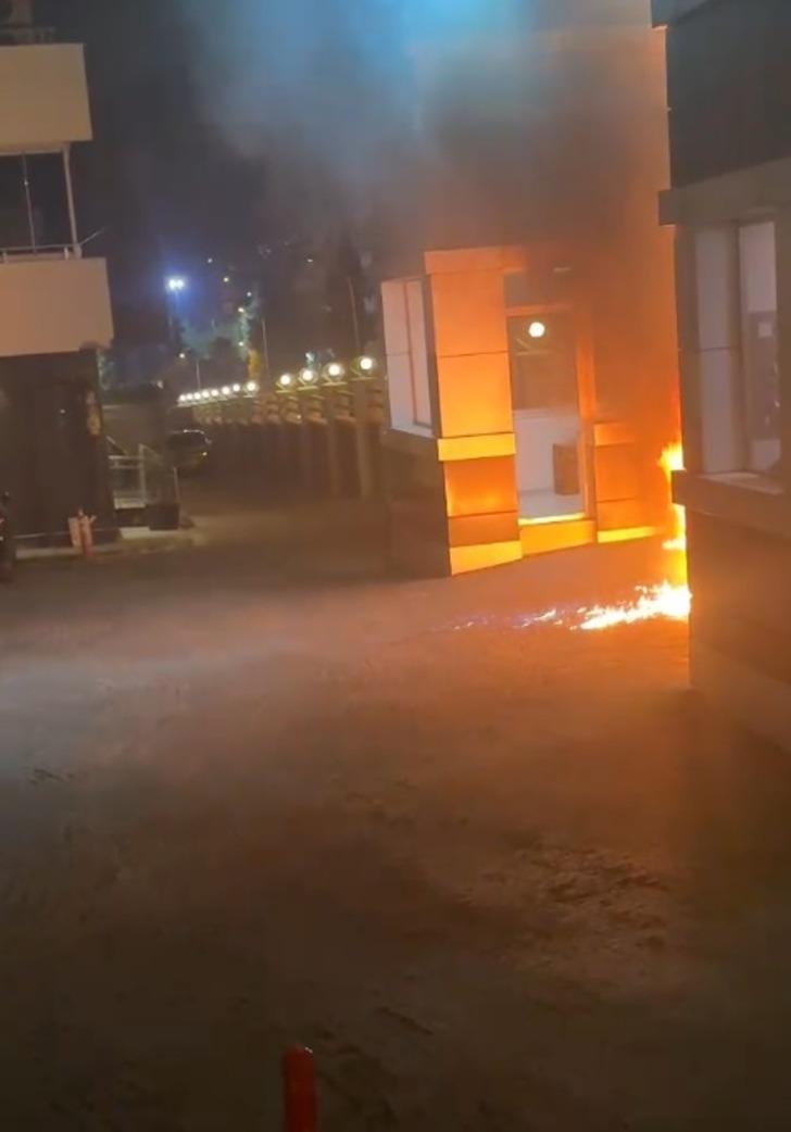 Site magandasının o anları ortaya çıktı! Güvenlik görevlisi kadını rehin alıp başına silah dayamıştı... G5