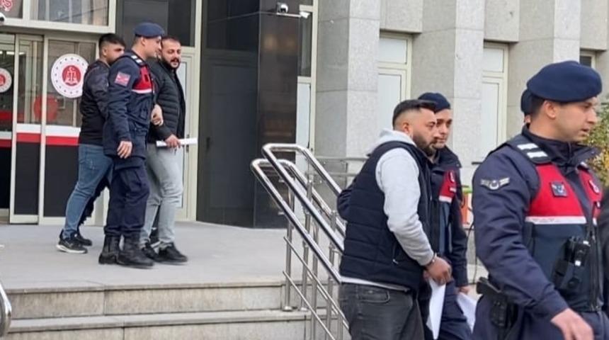 Çorum'da darbettikleri kişinin aracını gasbeden 3 şüpheli tutuklandı