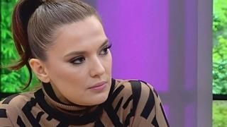 Kiracısına zam yapamayınca çareyi evi satmakta buldu! Demet Akalın bu sefer de kira artış oranını beğenmedi! Önce isyan etti sonra sildi