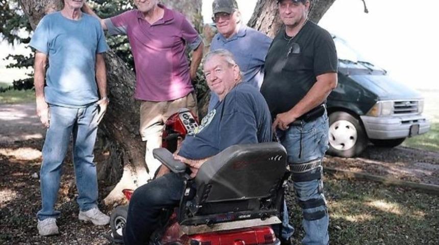 Bu k&ouml;yde sadece seks su&ccedil;luları yaşıyor