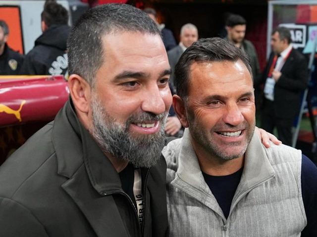 Galatasaray'da ocak ayında iki yolcu kesinleşti! Okan Buruk gözlerinin yaşına bakmayacak