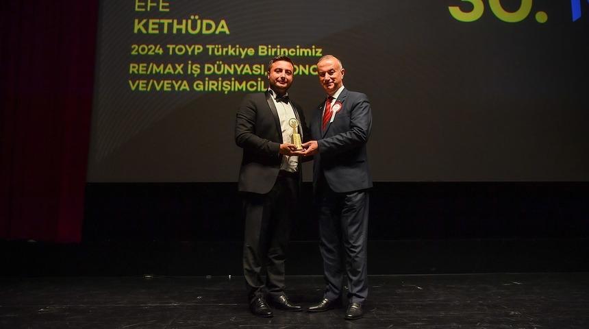 Mediazone Games CEO'su Efe Kethüda, Türkiye'nin sıradışı 10 başarılı gencinden biri seçildi