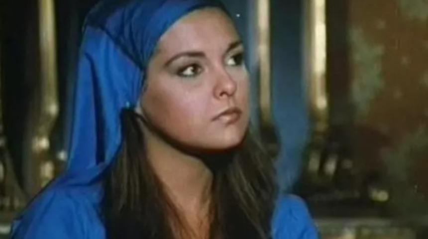 Yeşilçam'ın tescilli güzeli Aydan Şener yıllara meydan okuyor! 'Hiç değişmiyor'