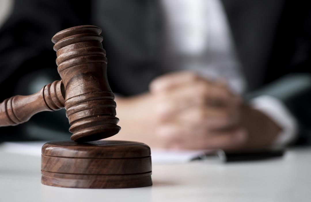 Mahkemeden g&ouml;r&uuml;lmemiş karar! Kadının kardeşinin odasına girip temizlik yapmasını yasakladı