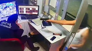 Site magandasının o anları ortaya çıktı! Güvenlik görevlisi kadını rehin alıp başına silah dayamıştı...