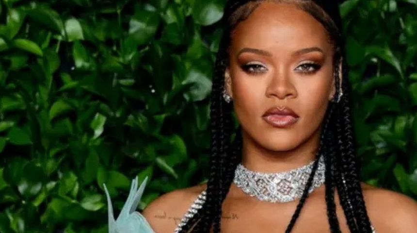 Rihanna'dan iddialı paylaşım! İç çamaşırıyla poz verdi beğeni yağdı! 