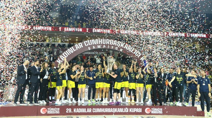 Fenerbahçe, Cumhurbaşkanlığı Kupası'nı 13. kez müzesine götürdü