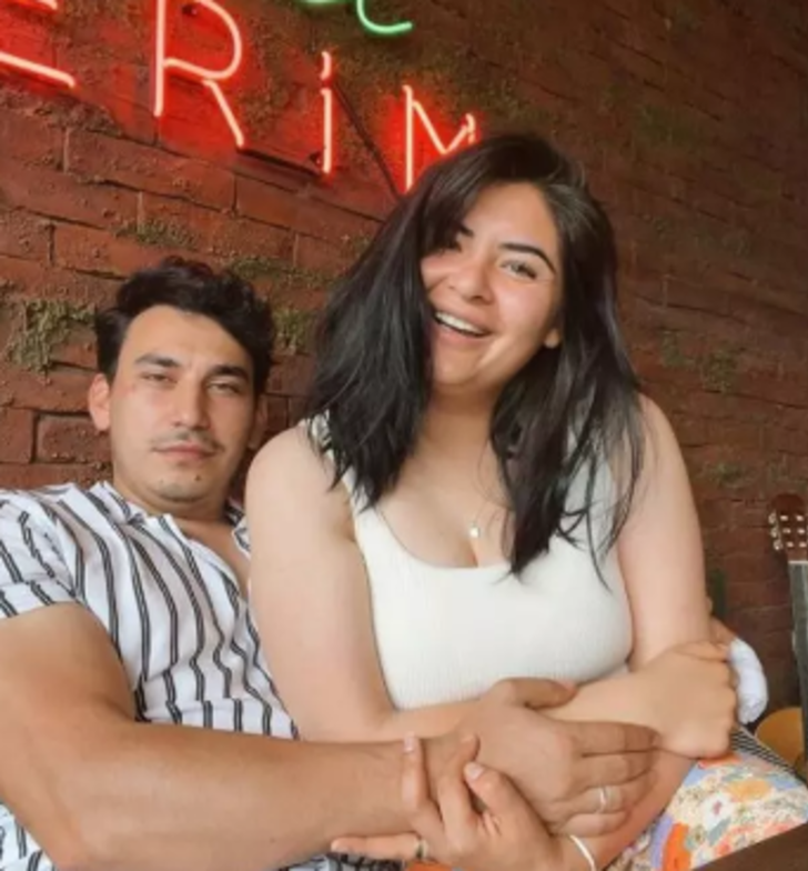 Gelin adayı Hanife Gürdal yeniden başını örttü! "Tekrar açılma tesettür yakışıyor" G1