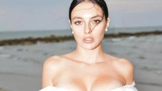 Deha'nın İmre'si Melis Sezen çömelerek poz verdi! Yine dikkat çekti