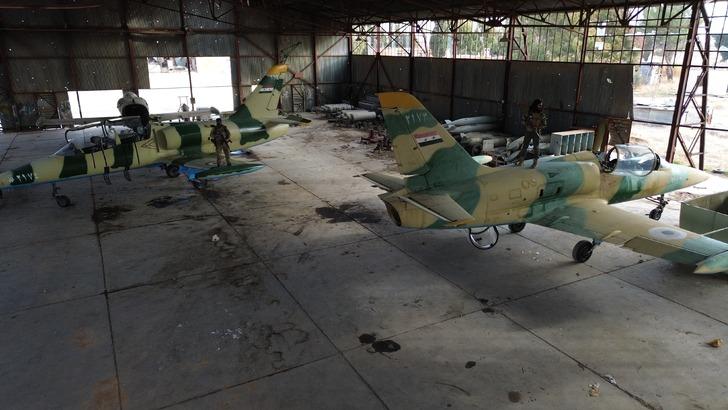 Rejime aitti, terk edip kaçtılar! Dengeleri değiştirecek kareler: 30 savaş uçağı ve 10 helikopter el değiştirdi G5