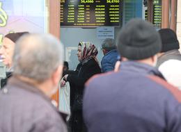 Sahte dolar krizi devam ediyor... Yatırımcı dolardan korkup altına sığındı! '1 aydır cebimde satamıyorum'