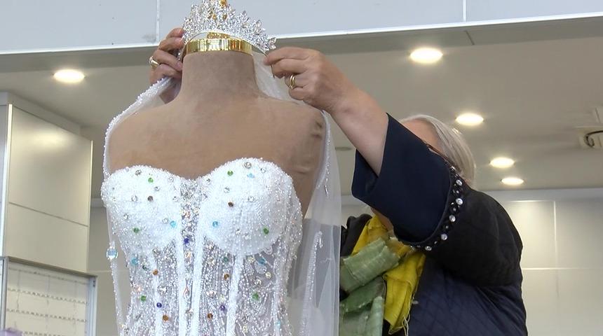 İstanbul'da bir gelinliğin fiyatını duyan inanamadı! Üzerinde 30 kilogram ağırlığında değerli taşlar var