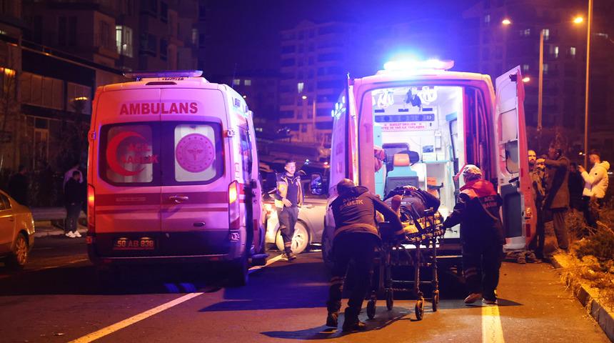 Kaza yaşandı sürücü hem yaralı hem alkollü çıktı! Bindirildiği ambulanstan kaçtı... Yakalanınca polisten sigara istedi