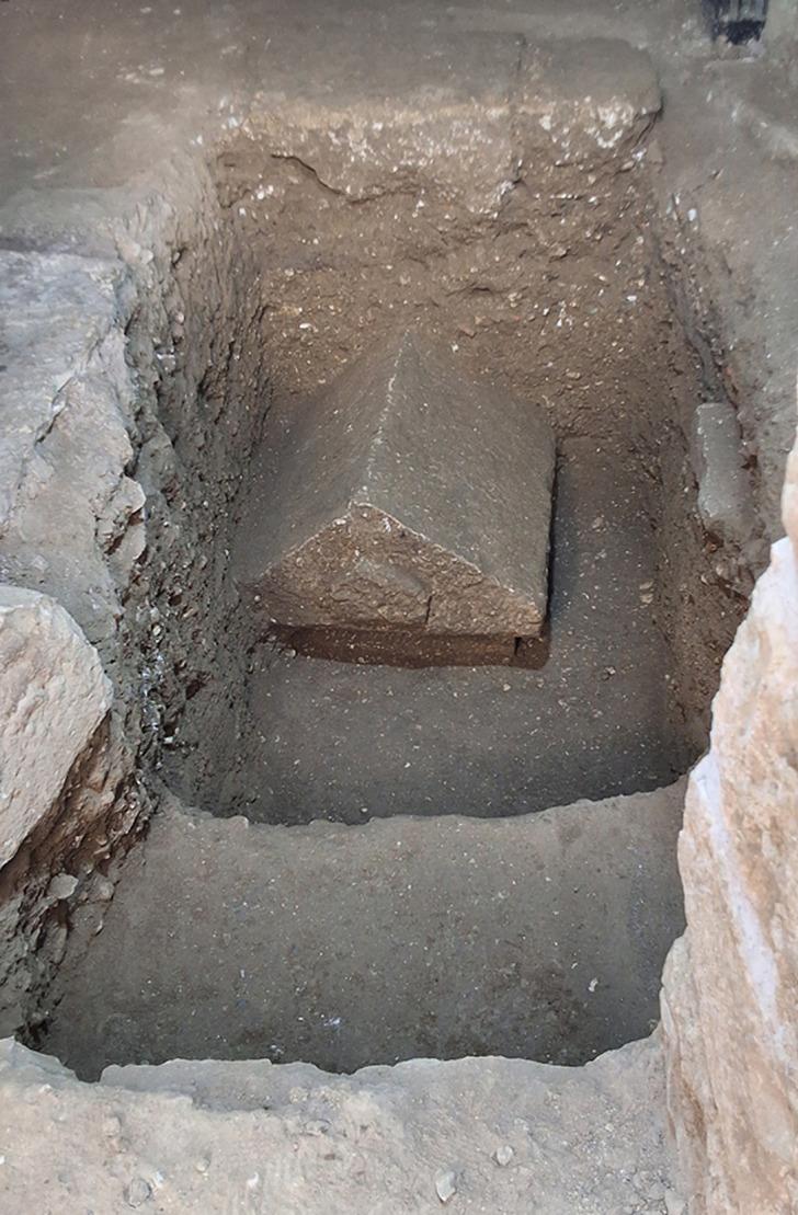 Antalya'daki Aziz Nikolaos kilisesinde lahit bulundu! Noel Baba'nın mezarı olabilir G5