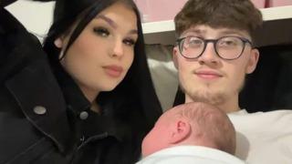 Kızının doğum belgesindeki hatayı görünce gözlerine inanamadı! 'Hayatını tehlikeye atabilir' dedi: Durmadan ağlıyorum