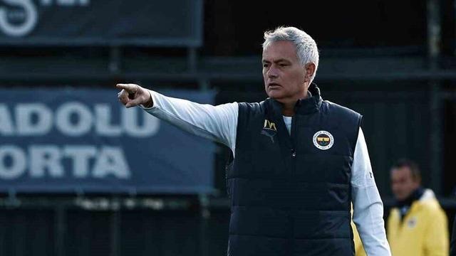 Anlaşma sağlandı! Transfer döneminin ilk transferi Fenerbahçe'den... Resmi açıklama an meselesi!