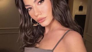 Demet Özdemir çöl pozlarıyla olay oldu! Beğeni yağmuruna tutuldu