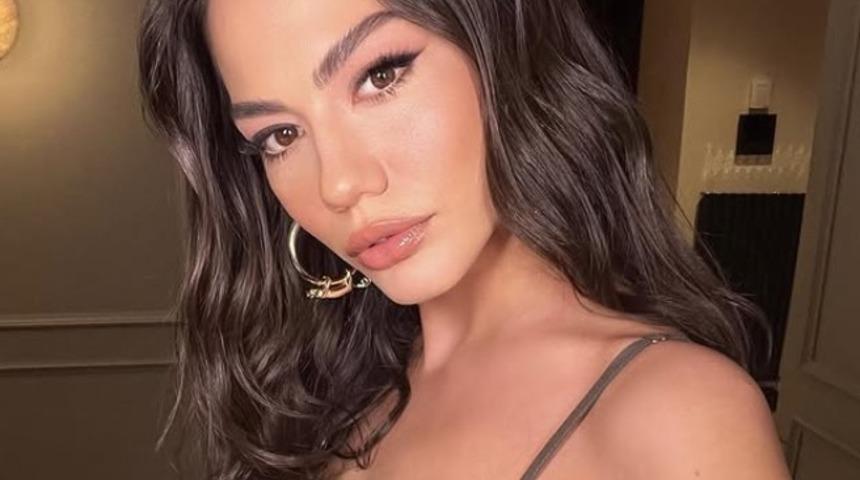 Demet Özdemir çöl pozlarıyla olay oldu! Beğeni yağmuruna tutuldu