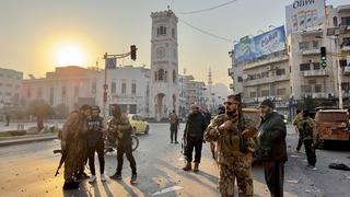 Suriye'de hareketli dakikalar! Muhalifler Humus'u kontrol altına aldı