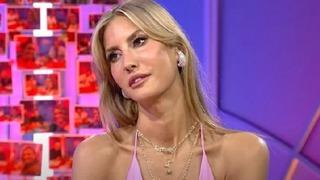 Boşanırken tüm mal varlığını bölüşmüştü! Çağla Şıkel'in 800 metrekarelik 9 odalı lüks evi ağızları açık bıraktı! Görenler hayran kaldı