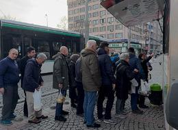 Böylesi ilk kez oluyor | 3 daire sattı yatırım yaptı: Aldığı hisseler batınca patronu suçladı! En sonunda çareyi lokma dağıtmakta buldu