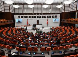 TBMM'ye gelen birbirinden ilginç dilekçeler: Evlilere emeklilik hakkı isteyen de oldu, mangalın yasaklanmasını isteyen de...