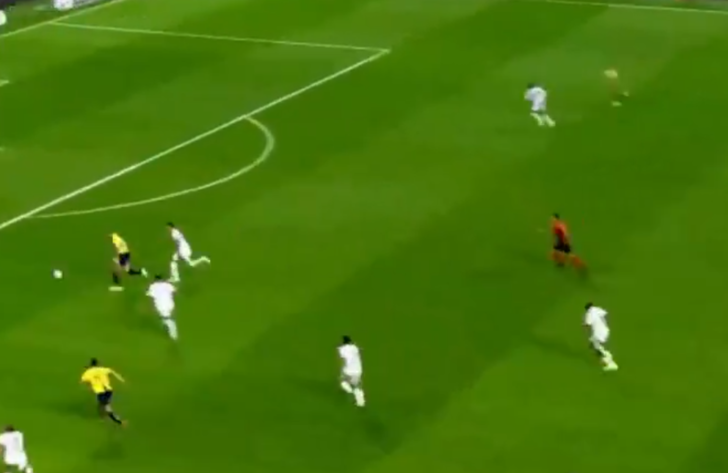 Beşiktaş Fenerbahçe derbisine damga vuran pozisyon! Kaleciyi bile çalımladı, herkes gol diye ayağa kalktı... Dolmabahçe'de inanılmaz an G1