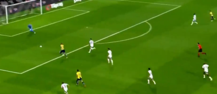 Beşiktaş Fenerbahçe derbisine damga vuran pozisyon! Kaleciyi bile çalımladı, herkes gol diye ayağa kalktı... Dolmabahçe'de inanılmaz an G2