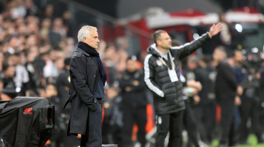 SON DAKİKA: Jose Mourinho derbi mağlubiyeti sonrası böyle konuştu! Şampiyonluk yarışı...