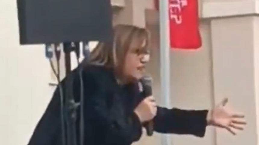 Fatma Şahin konut teslim töreninde konuştu, o anlar sosyal medyaya damga vurdu: 'Bizim babamız kim?'