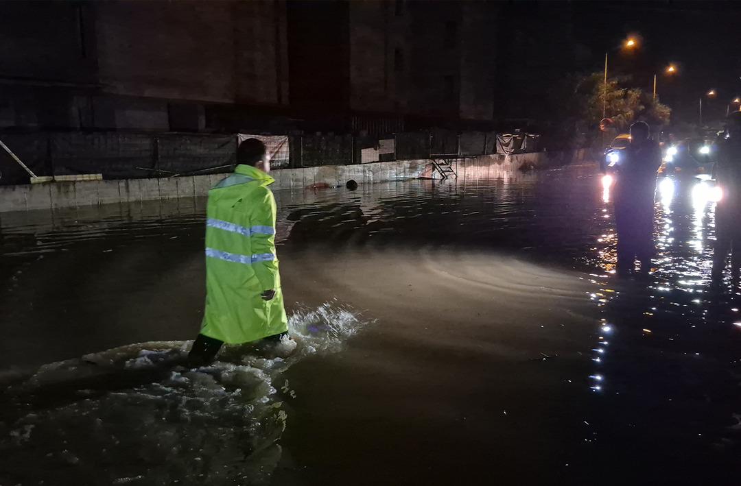 Bodrum bir gecede Venedik'e d&ouml;nd&uuml;! Dereler taştı, yollar kapandı, evler sular altında kaldı...