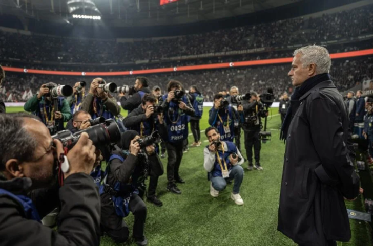 Fenerbahçe'nin Beşiktaş'a mağlup olduğu derbinin ardından Avrupa Mourinho'yu konuşuyor! "Hayal kırıklığı" 728xauto