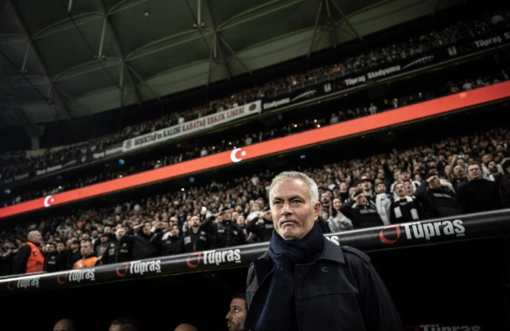 Fenerbahçe'nin Beşiktaş'a mağlup olduğu derbinin ardından Avrupa Mourinho'yu konuşuyor! "Hayal kırıklığı" 728xauto