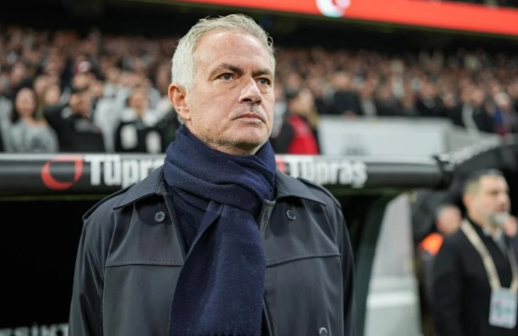 Fenerbahçe'nin Beşiktaş'a mağlup olduğu derbinin ardından Avrupa Mourinho'yu konuşuyor! "Hayal kırıklığı" 728xauto