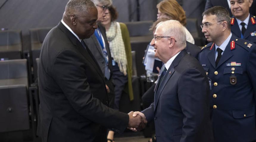 Türkiye'den ABD ile 'Suriye' teması: Bakan Güler mevkidaşıyla görüştü