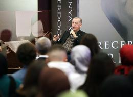 Cumhurbaşkanı Erdoğan açıkladı! Üniversite öğrencilerine 2025 yılında verilecek burs miktarı 3 bin liraya çıkacak
