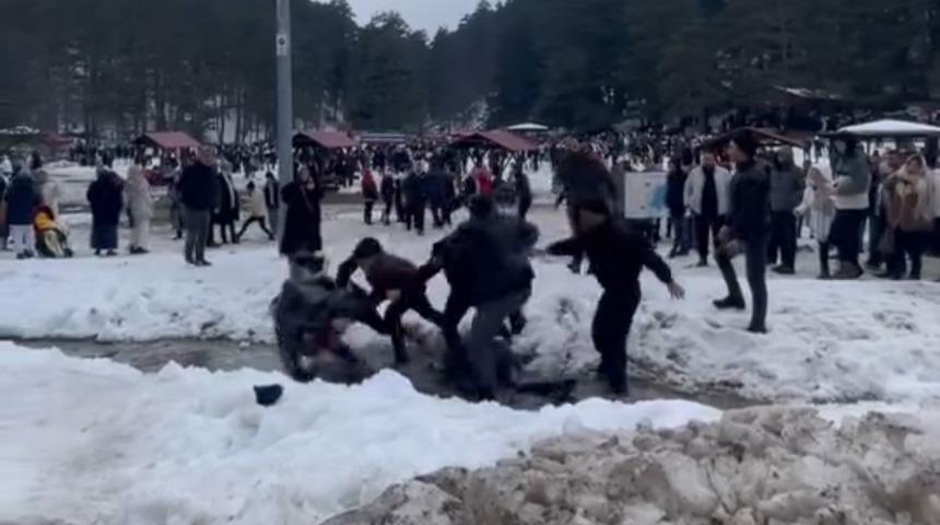 Hamsi festivalinde ortalık karıştı! Yumruklar havada uçuştu