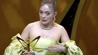 Rojbin Erden ve Bertan Asllani ödül aldı! Damla Sönmez Başka bir karar vermeye şansımız yoktu deyince...