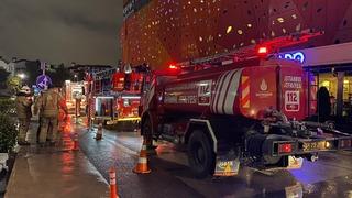 Ümraniye'de AVM'de korkutan yangın! Çok sayıda ekip müdahale etti