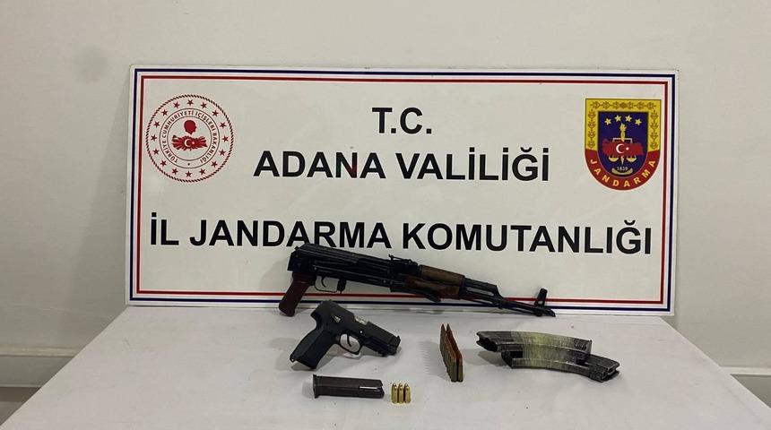 Adana'da evinde uzun namlulu silah ve tabanca bulunduran kişi tutuklandı