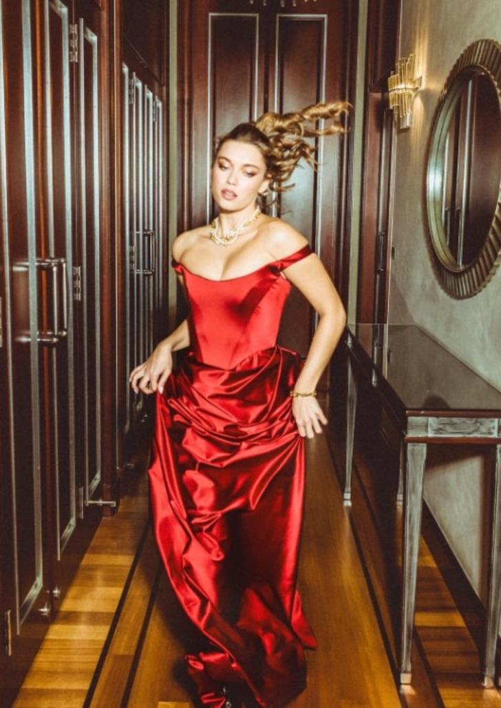 Yalı Çapkını'nın Seyran'ı Afra Saraçoğlu dergi çekimi için kamera karşısına geçti! İddialı pozlarına beğeni yağdı G3