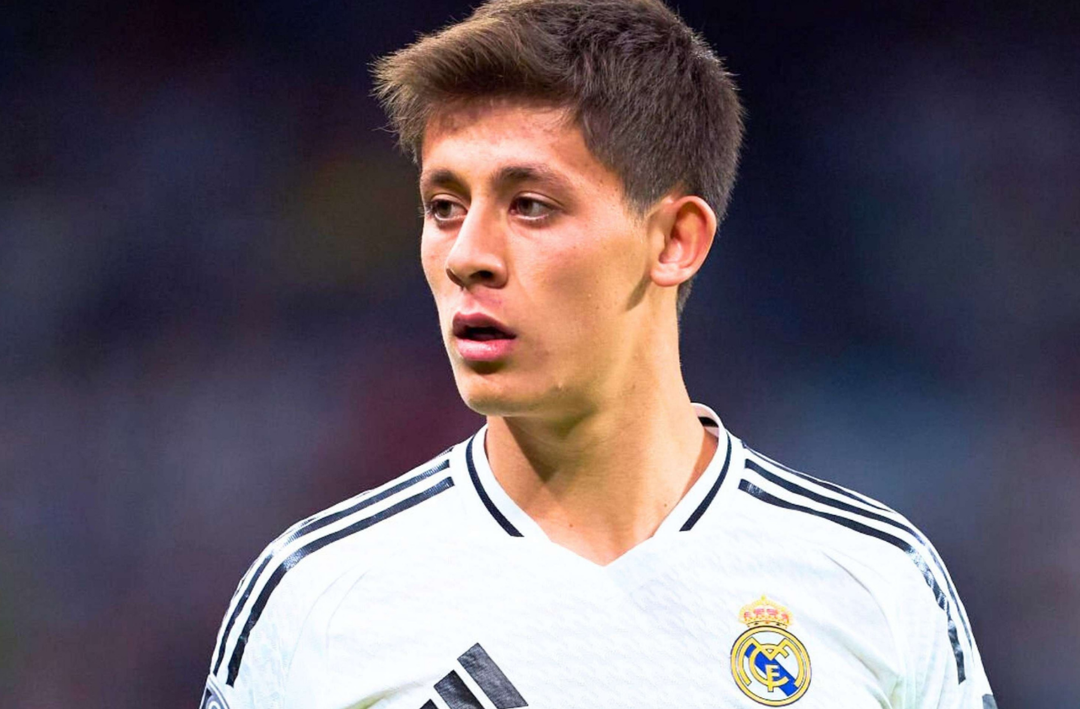 Arda G&uuml;ler sevgilisini paylaştı sosyal medyada yorum yağdı! 'Hanımcı! &Ccedil;ok para kazanır...'