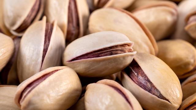 Rüyada Antep fıstığı yemek ne anlama gelir? Rüyada Antep fıstığı toplamak neye işaret ve neye yorumlanır?