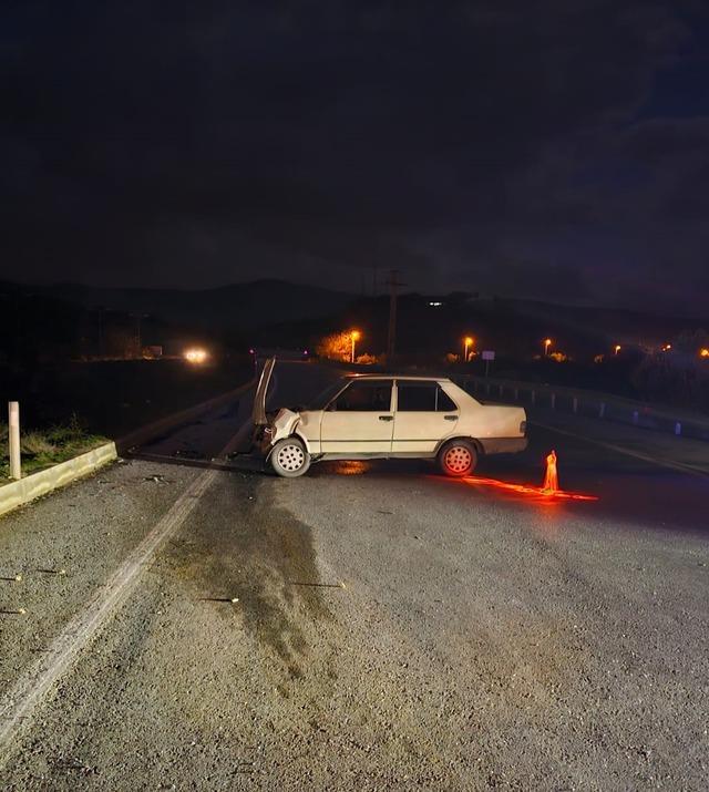 İzmir'de otomobille panelvanın çarpışması sonucu 6 kişi yaralandı