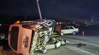 İzmir'de otomobille panelvanın çarpışması sonucu 6 kişi yaralandı