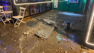 Gece korku dolu anlar yaşadılar... Binanın çatısı çöktü, facianın eşiğinden dönüldü! İnsanlar son anda kurtuldu