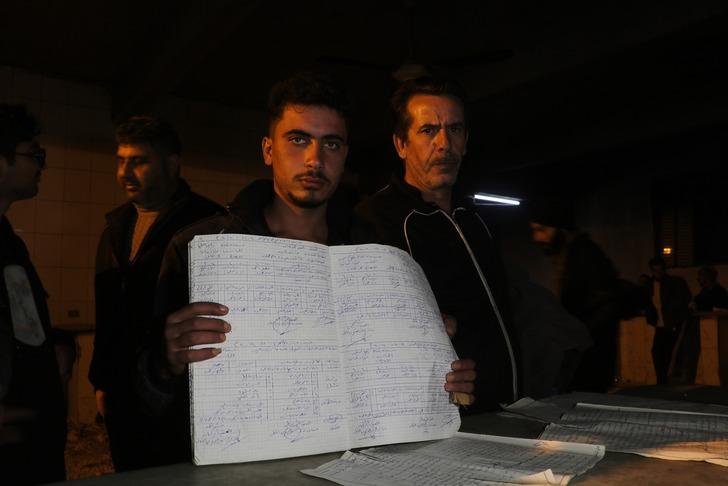 Yakınlarını bulmak isterlerken insan ezme makinelerini gördüler: Esad'ın ölüm kampı tüylerinizi ürpertecek G1