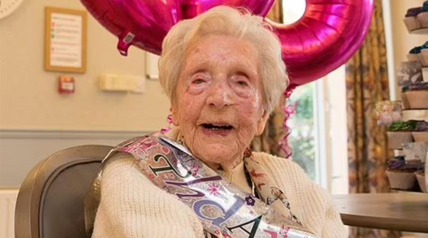 105 yaşına giren kadın uzun yaşamın sırrını a&ccedil;ıkladı! Bunu her sabah mutlaka yapıyor