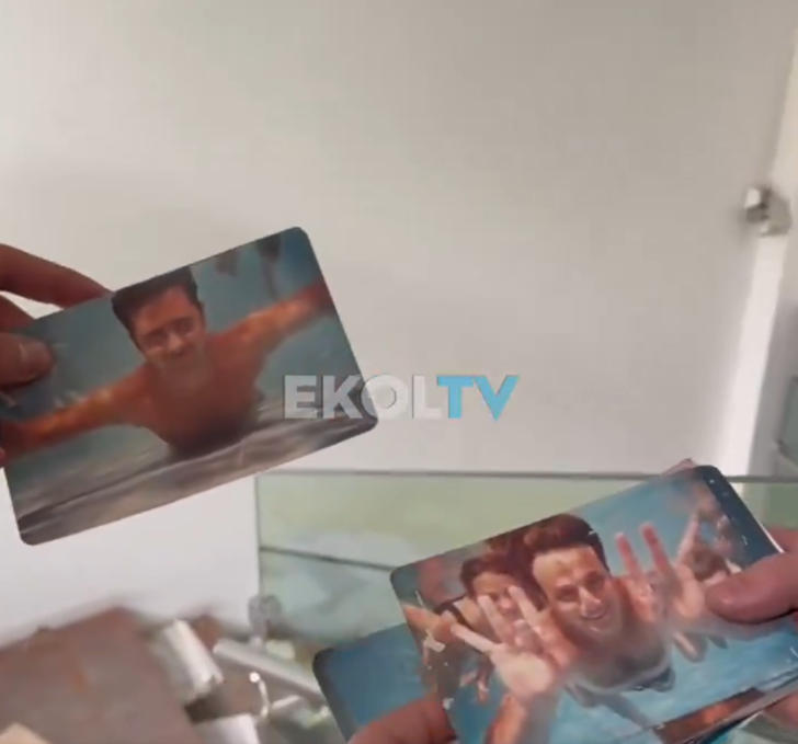 Devrik lider Esad'ın ilk kez görülen ilginç kareleri: Evindeki yağmada fotoğraf albümü ele geçirildi G2